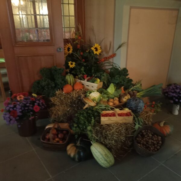 Erntedank Bild: B. Lauenroth Erntedank Bild: B Lauenroth